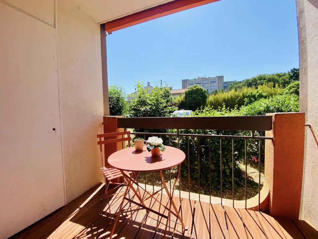 Studio Terrasse & Parking Gratuit En Residence Nimes Exterior photo