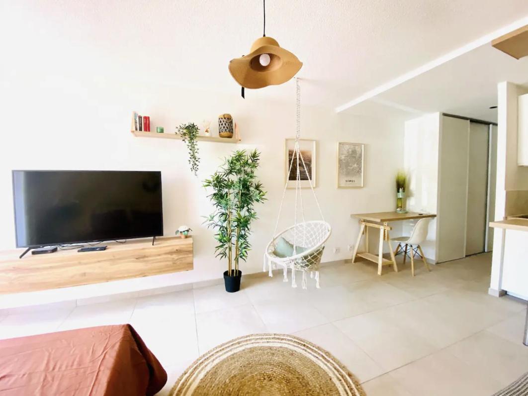 Studio Terrasse & Parking Gratuit En Residence Nimes Exterior photo