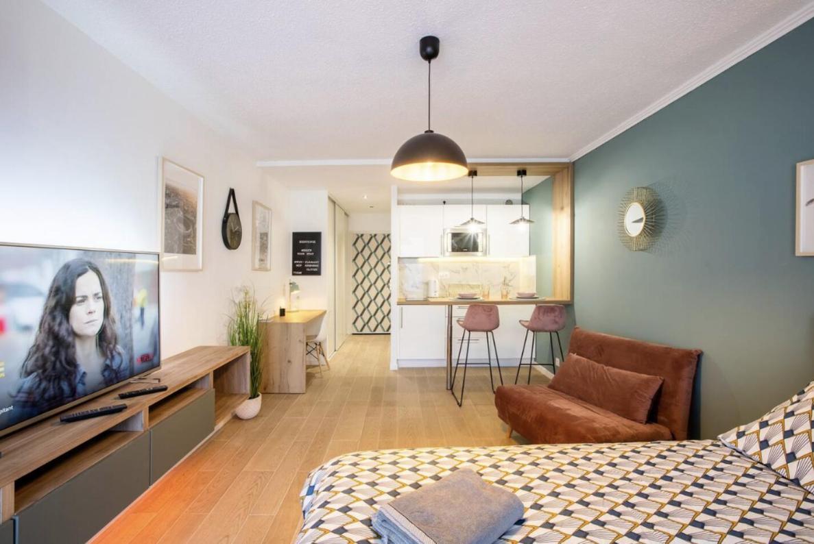 Studio Terrasse & Parking Gratuit En Residence Nimes Exterior photo